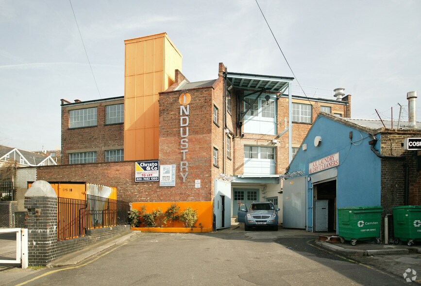 23-25 Hampshire St, Londres à vendre - Photo du bâtiment - Image 2 de 7