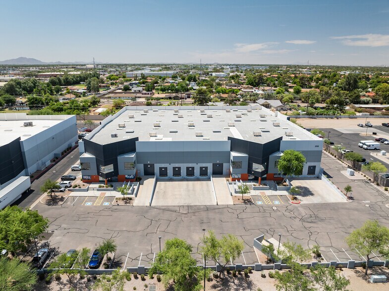 2135 W Obispo Ave, Gilbert, AZ à louer - Photo du bâtiment - Image 2 de 7