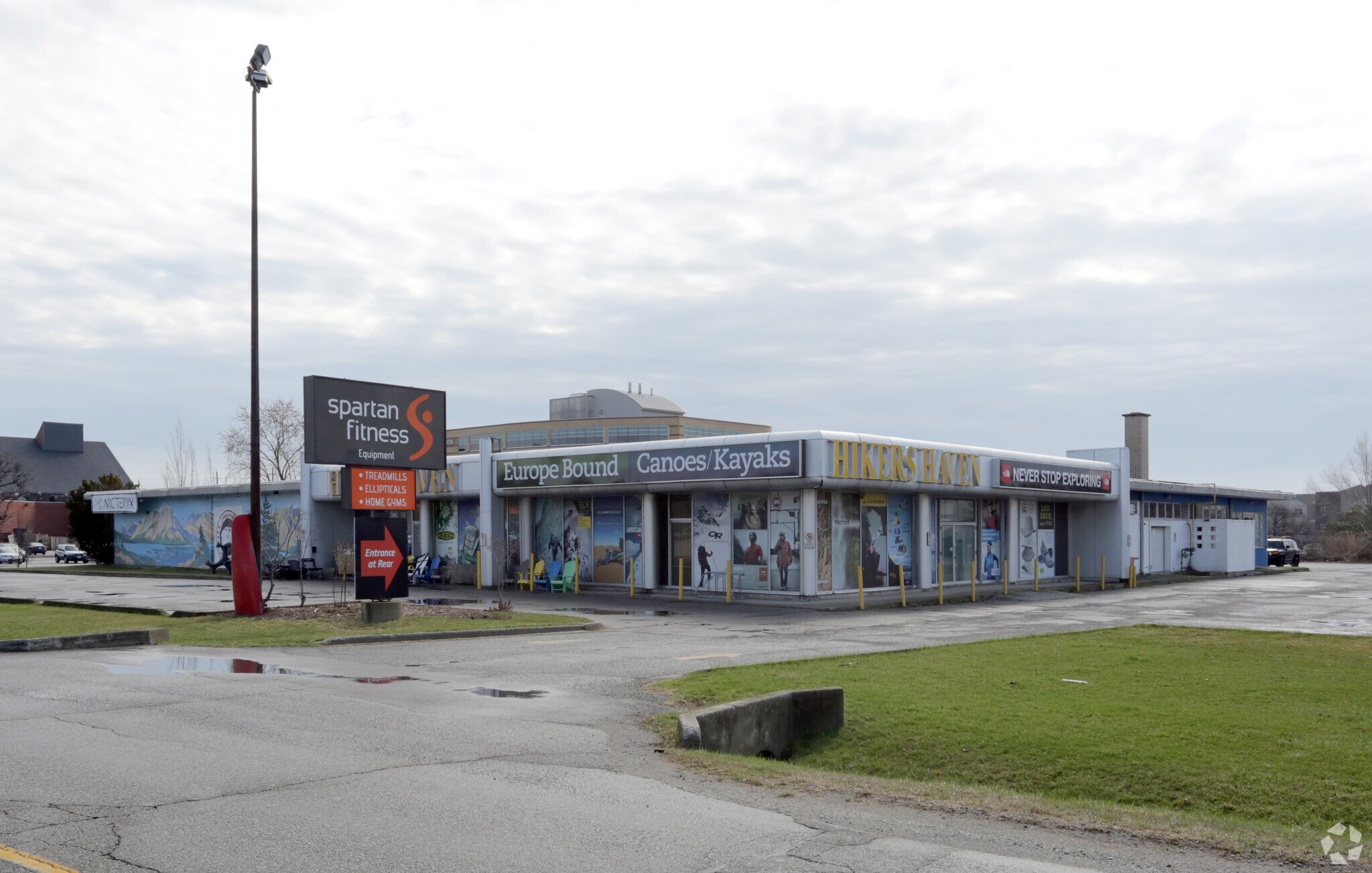 166 S Service Rd E, Oakville, ON à vendre Photo principale- Image 1 de 1