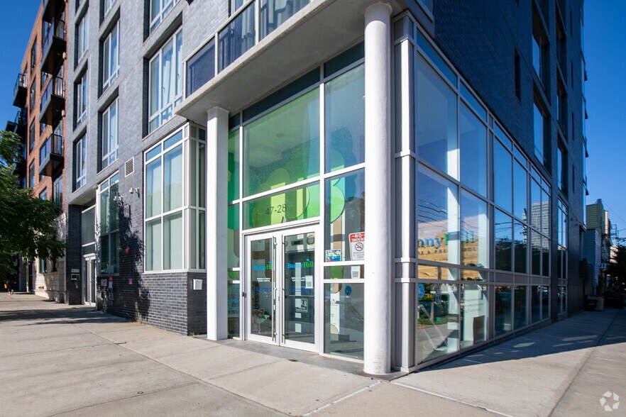 47-28 11th St, Long Island City, NY à vendre - Photo du bâtiment - Image 3 de 9