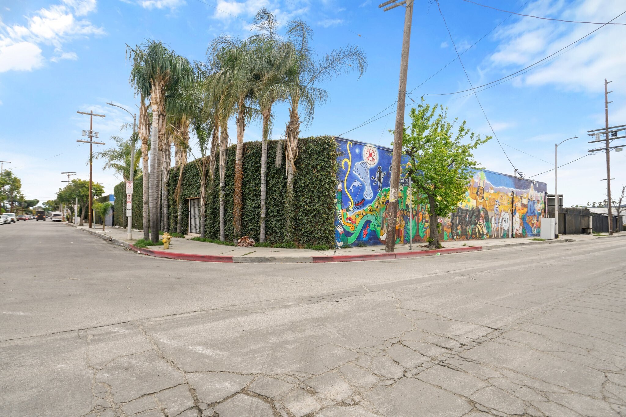 21328 Hart St, Canoga Park, CA à louer Photo du bâtiment- Image 1 de 17