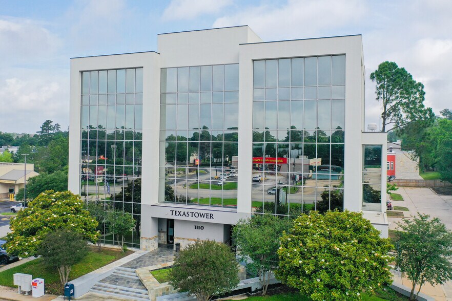1110 N Loop 336 W, Conroe, TX à louer - Photo du bâtiment - Image 2 de 21