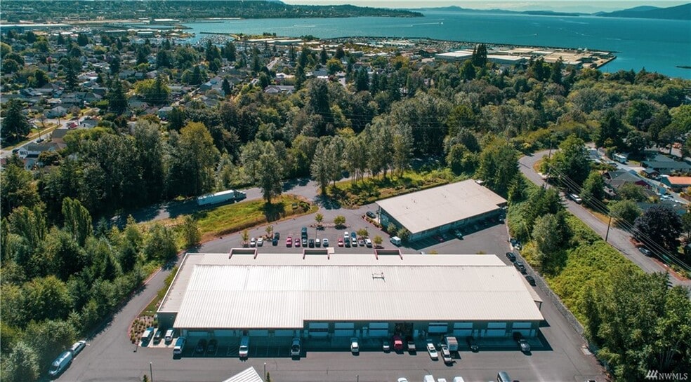 909 Squalicum Way, Bellingham, WA for lease - Building Photo - Image 2 of 14