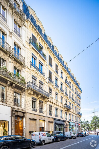 Bureau dans Lyon à louer - Photo du bâtiment - Image 3 de 8