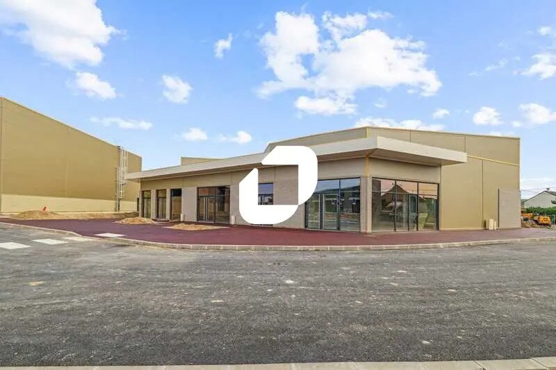 Flex in Bernes-sur-Oise for lease Building Photo- Image 1 of 17