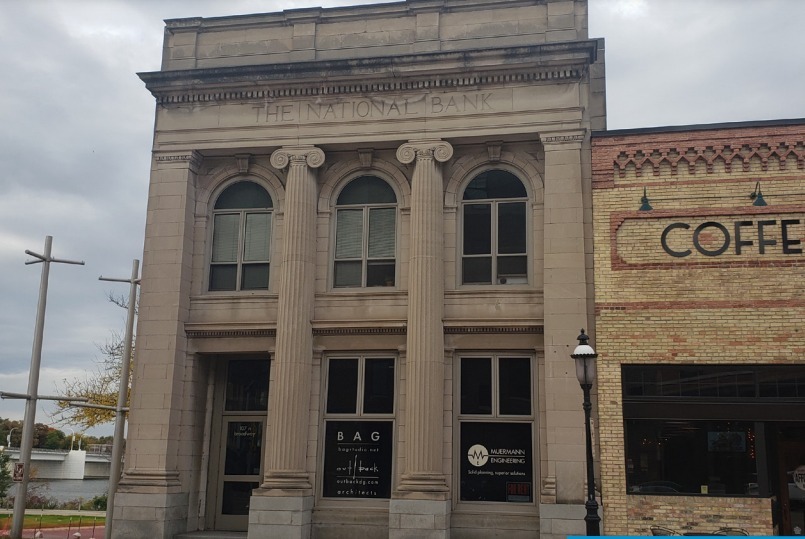 107 N Broadway St, De Pere, WI for sale Building Photo- Image 1 of 1