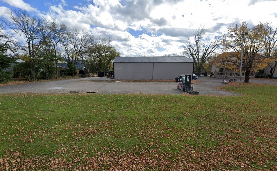 4410 Old Lagrange Rd, Buckner, KY for sale - Building Photo - Image 2 of 4