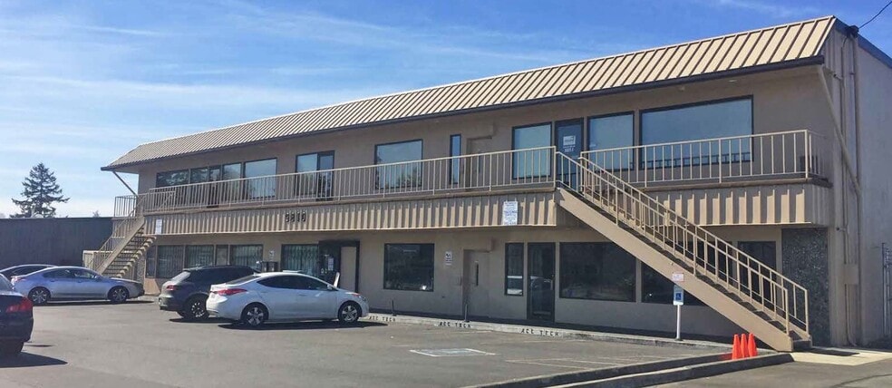 9810 40th Ave SW, Lakewood, WA for lease - Building Photo - Image 2 of 7