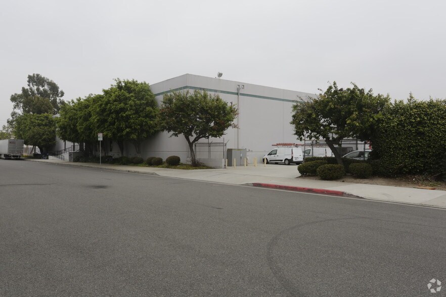 4882-4884 W 145th St, Hawthorne, CA à louer - Photo du bâtiment - Image 2 de 13