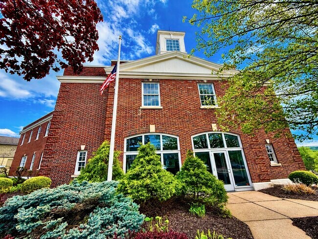 More details for 102 Washington St, Manlius, NY - Office for Sale