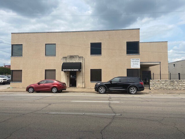 312-324 S 4th St, Waco, TX à louer - Photo du bâtiment - Image 2 de 3