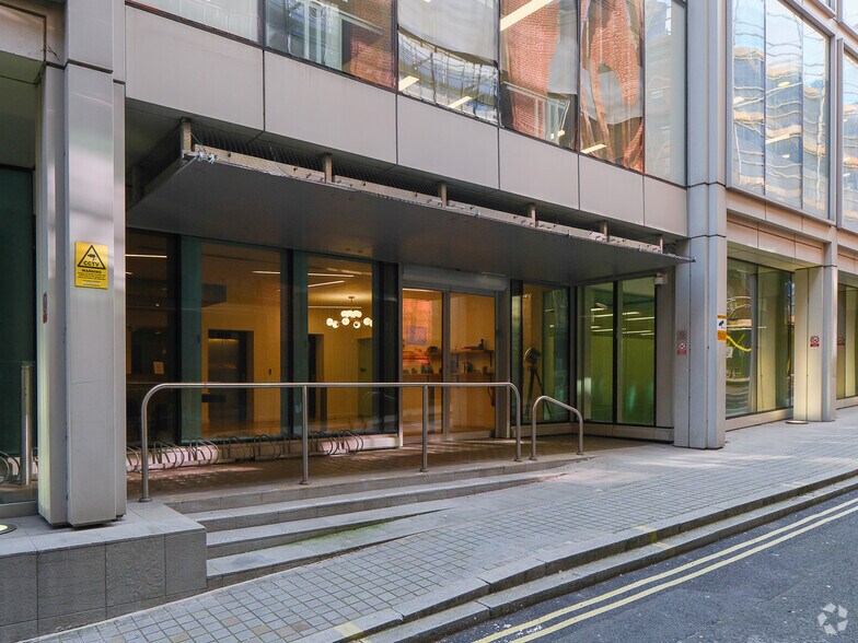 3-7 Herbal Hl, Londres à louer - Photo du bâtiment - Image 1 de 14