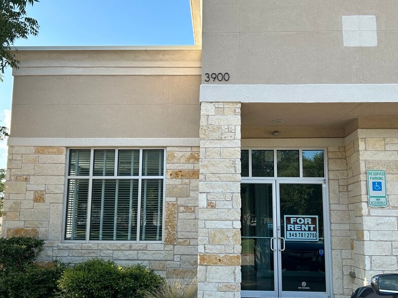 3900 South Stonebridge Dr, McKinney, TX for lease - Building Photo - Image 2 of 10
