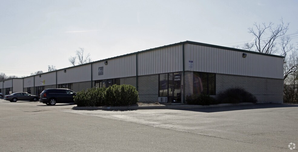 8020 Reading Rd, Cincinnati, OH à louer - Photo du bâtiment - Image 2 de 2