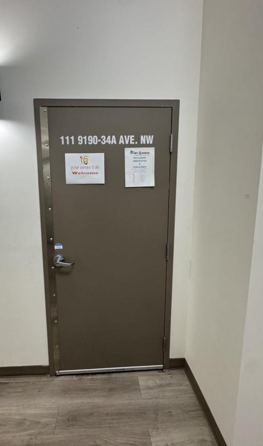 9118-9190 34A Ave NW, Edmonton, AB T6E 5P4 - Unit #111 9190 -  - Interior Photo - Image 1 of 5