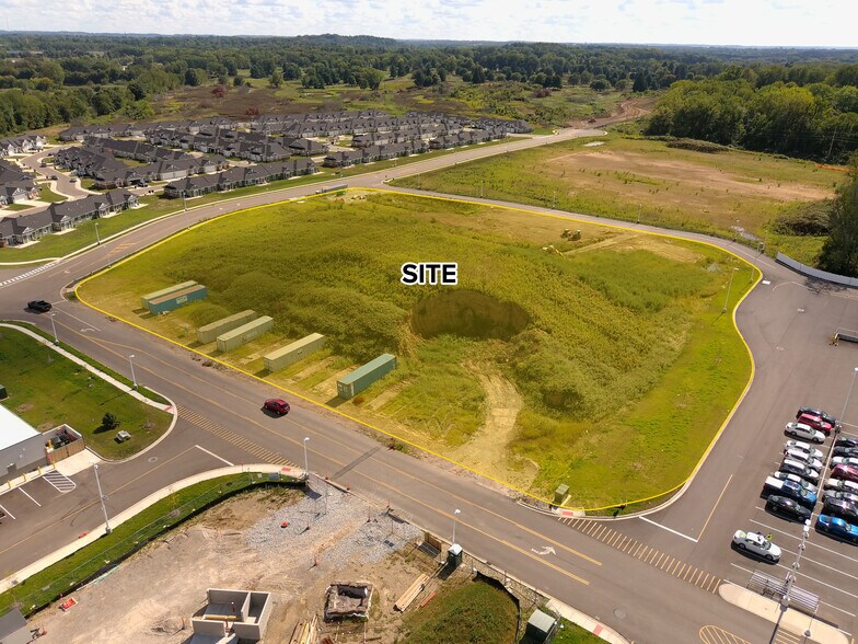 4996 Fulton Dr NW, Canton, OH à vendre - Photo du bâtiment - Image 3 de 3