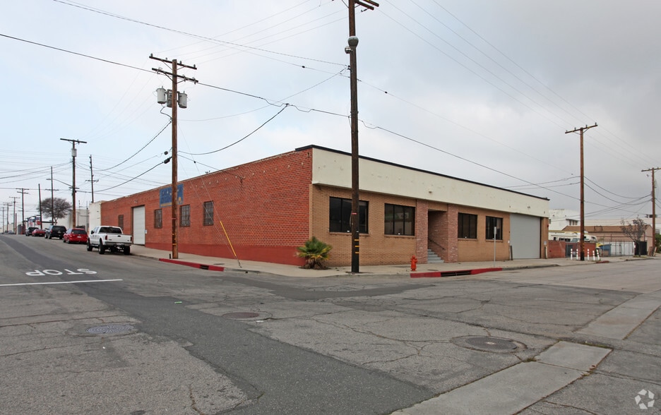 801 N Lake St, Burbank, CA for lease - Primary Photo - Image 1 of 4