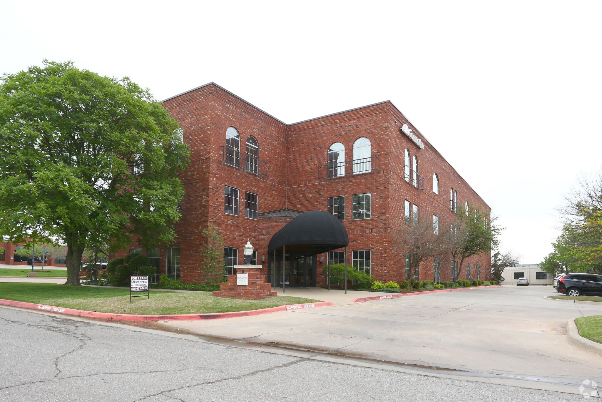 6520 N Western Ave, Oklahoma City, OK à louer Photo principale- Image 1 de 8