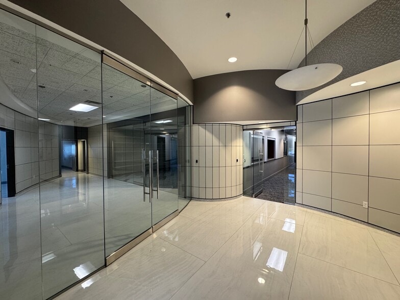 5343 Bowden Rd, Jacksonville, FL for lease - Building Photo - Image 3 of 7