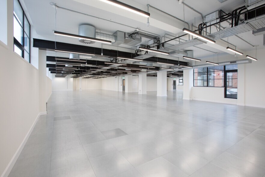 Ambrose St, Cheltenham for lease - Interior Photo - Image 3 of 20