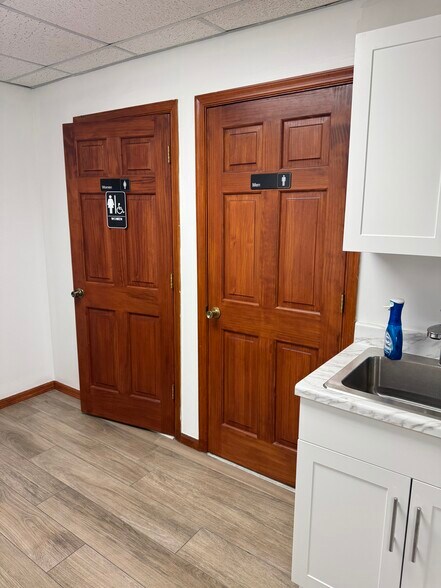 3600 Investment Ln, West Palm Beach, FL à louer - Photo du bâtiment - Image 3 de 15