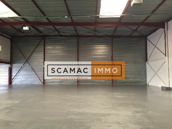 Industrial in Créteil for lease Interior Photo- Image 1 of 7