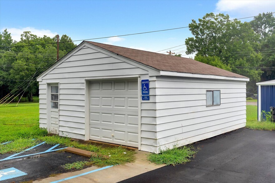 323 W Georgia Rd, Simpsonville, SC à louer - Photo du bâtiment - Image 2 de 28