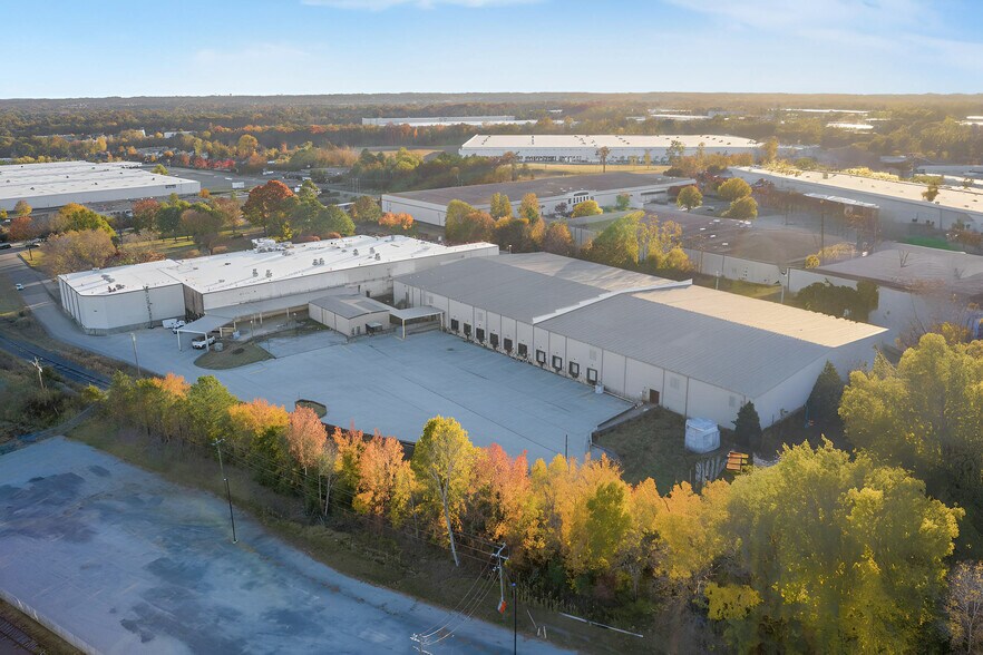 3400 Westinghouse Blvd, Charlotte, NC à louer - Aérien - Image 3 de 28