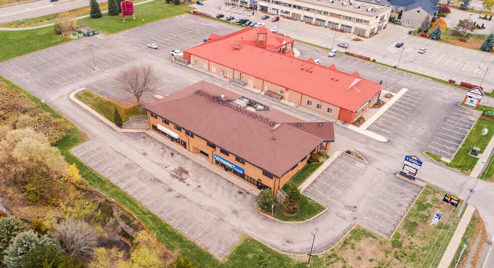 525 N Park Rd, Brantford, ON à louer - Photo du bâtiment - Image 3 de 6