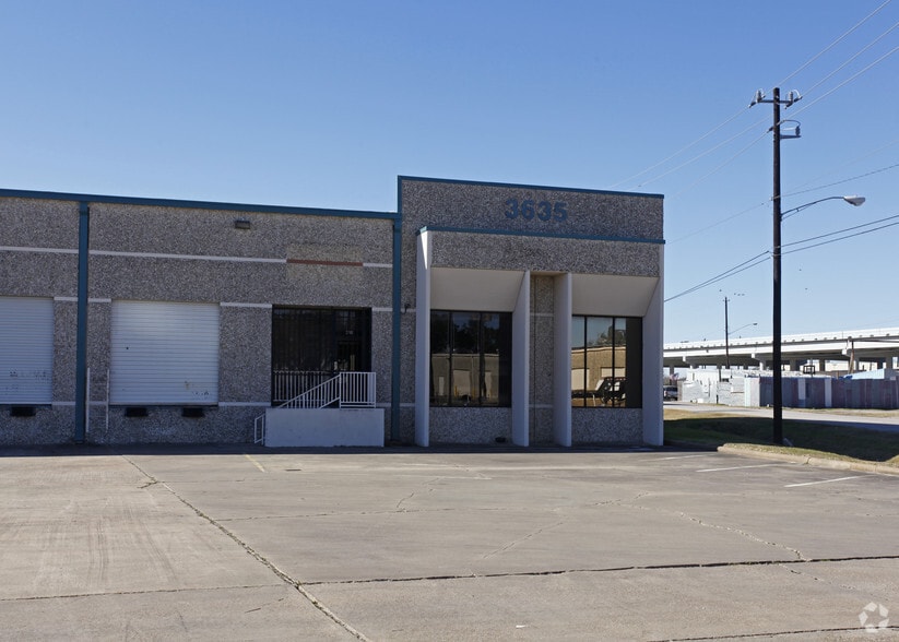 3635 Willowbend Blvd, Houston, TX for lease - Building Photo - Image 3 of 5