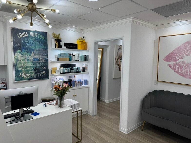 1444 Aviation Blvd, Redondo Beach, CA à louer - Photo intérieure - Image 2 de 6