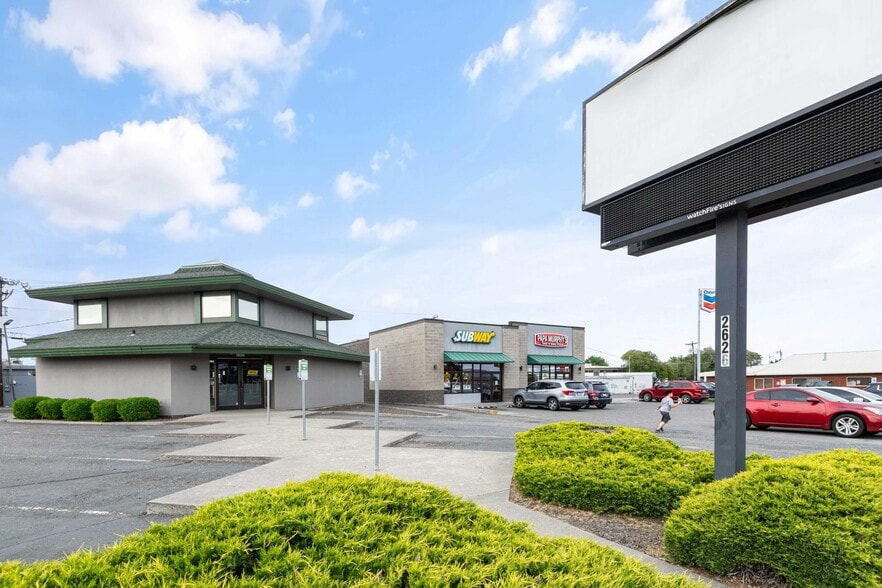 2626 W Kennewick Ave, Kennewick, WA for lease - Primary Photo - Image 1 of 30