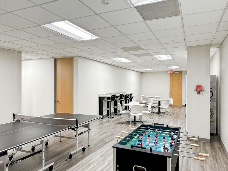 1400 Broadfield Blvd, Houston, TX for lease - Interior Photo - Image 2 of 20