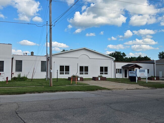 More details for 402 N Main St, Walworth, WI - Industrial for Lease