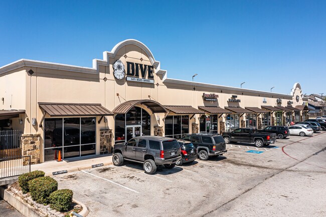 Plus de détails pour 6422 Babcock Rd, San Antonio, TX - Bureau/Commerce de détail à louer