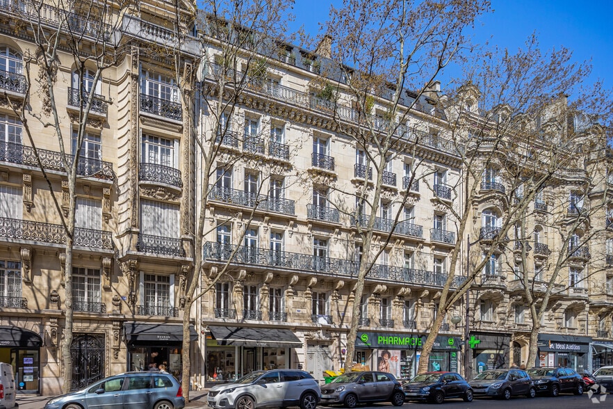 Retail in Paris for lease - Building Photo - Image 2 of 2