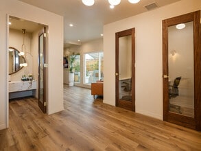 124 Center St, El Segundo, CA for lease Interior Photo- Image 2 of 32