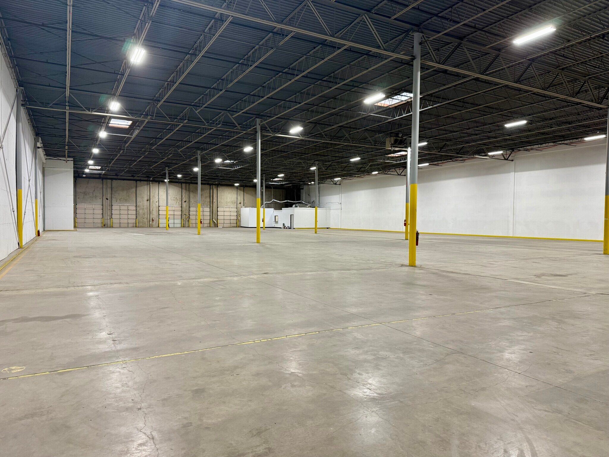 918 113th St, Arlington, TX for lease Interior Photo- Image 1 of 6