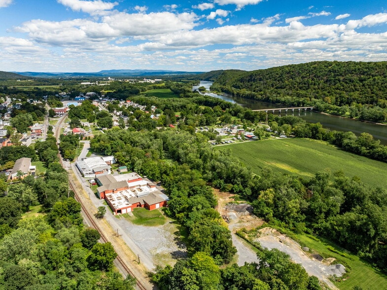 168-171 Bower Street Ext, Montgomery, PA for sale - Building Photo - Image 3 of 15