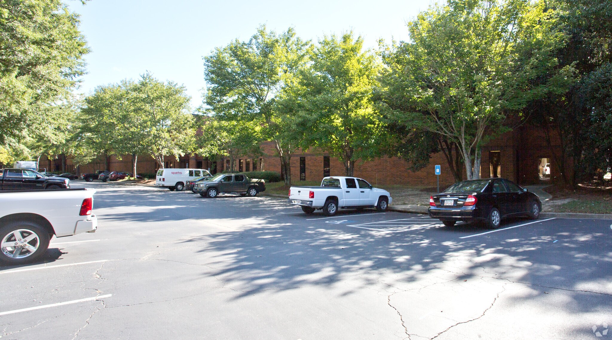 8125 Troon Cir, Austell, GA à louer Photo du bâtiment- Image 1 de 13