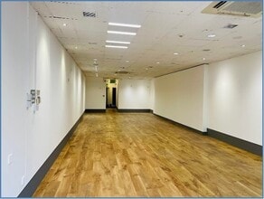 33-35 Carr St, Ipswich for lease Interior Photo- Image 2 of 2