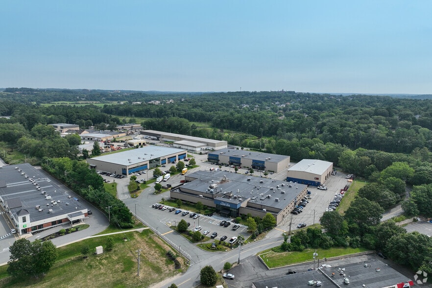 30 Log Bridge Rd, Middleton, MA for lease - Building Photo - Image 2 of 4