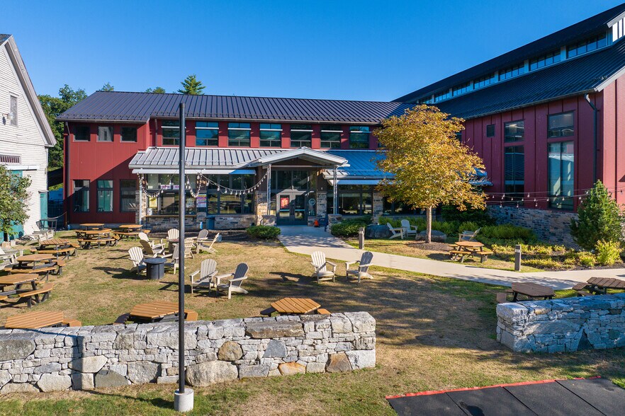 105 Towle Farm Rd, Hampton, NH à vendre - Photo du bâtiment - Image 3 de 6