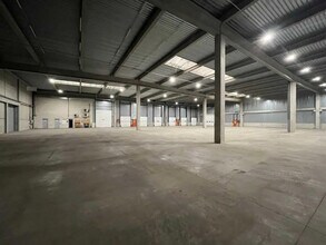 14 Avenue Maréchal Juin, Saint-Laurent-de-Mure for lease Interior Photo- Image 2 of 2