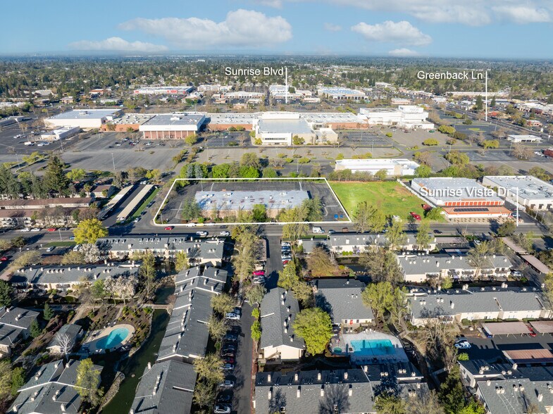 6001 Sunrise Vista Dr, Citrus Heights, CA à vendre - Photo du bâtiment - Image 2 de 20