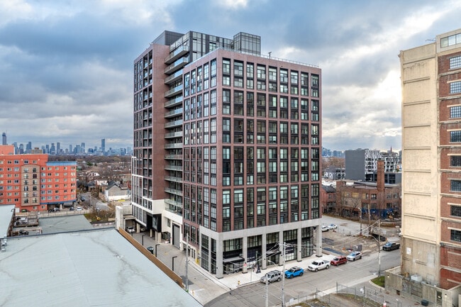 Plus de détails pour 181 Sterling Rd, Toronto, ON - Multi-résidentiel à vendre
