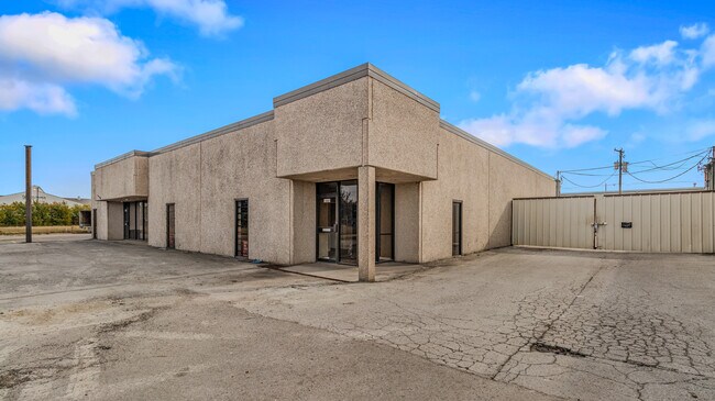 More details for 1315 Colony Ct, Haltom City, TX - Industrial for Lease