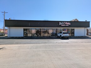 4 E Ayers St, Edmond, OK for lease Building Photo- Image 1 of 9