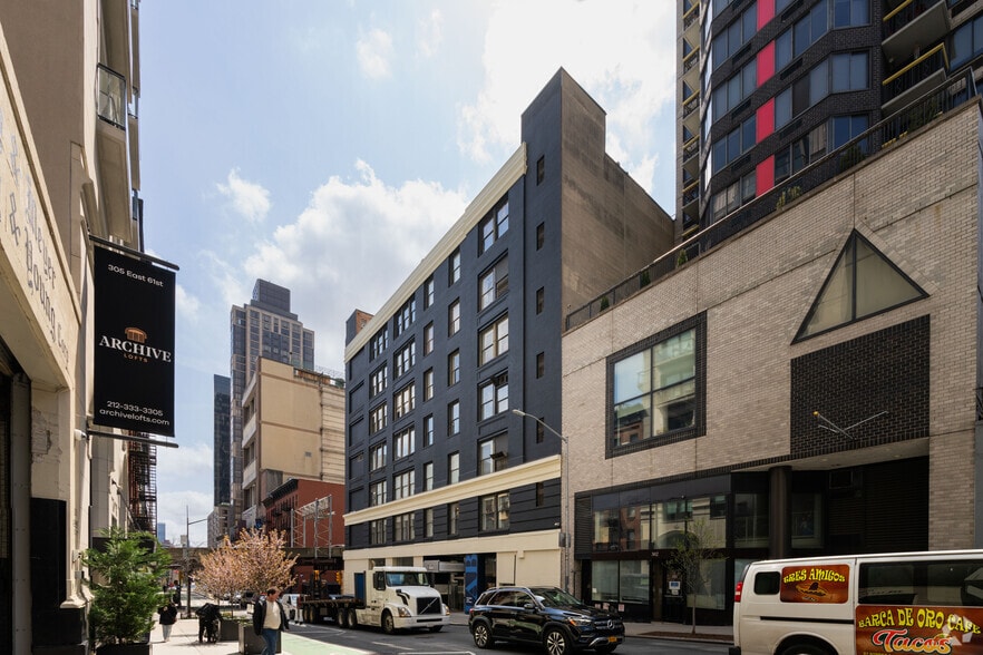306 E 61st St, New York, NY for lease - Primary Photo - Image 1 of 17