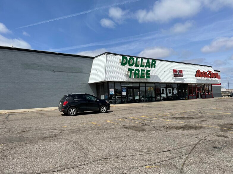 2007 Broadway Ave, Yankton, SD à louer - Photo du bâtiment - Image 3 de 6